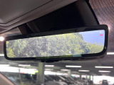 【デジタルインナーミラー】後席の大きな荷物や同乗者で後方が確認しづらい時でも安心!カメラが撮影した車両後方の映像をルームミラー内に表示。クリアな視界で状況の確認が可能です!