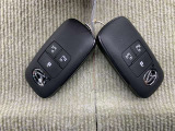 キーを取り出さずにドアを施錠&解錠。クルマの始動も可能です。