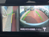 左サイドカメラとフロントカメラ運転席から死角となりやすい車両左前部分や前方部分もバッチリ見えます♪