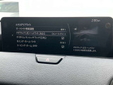左右複数のLEDユニットを個別に自動点灯・消灯して照射範囲をコントロール。夜でも昼間のようにクリアな前方視界を確保するアダプティブ・LED・ヘッドライト(ALH)を装備。