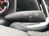 操作しやすい位置に配置されたウインカーレバー。確実な操作感で、安全な車線変更をサポートします。オートリターン機能も搭載。