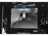 マルチビューモニターは車両の前後左右に搭載された4つのカメラ映像を合成し車両を真上から見てるような映像を11.6インチディスプレイに表示する機能です