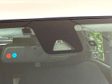 【スマートアシスト】走行中に前方の車両等を認識し、衝突しそうな時は警報とブレーキで衝突回避と被害軽減をアシスト。より安全にドライブをお楽しみいただけます。