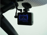 ◆ドライブレコーダー◆映像・音声などを記録する自動車用の装置です。 もしもの事故の際の記録はもちろん、旅行の際の思い出としてドライブの映像を楽しむことができます。