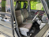 運転席シート廻りは使用感も少なく、良好な状態となっています。丁寧に使われていたことがよくわかりますね。