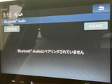 高精細なディスプレイで、音楽や動画をクリアに楽しめます。直感的な操作性で、運転中でも安全に操作可能です。