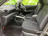運転しやすい運転席周り。操作性にも配慮された設計で、安全なドライブをサポートします。快適な運転環境を提供します。
