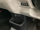 自社整備工場で点検整備をおこなってからお渡ししています。車検が残っている場合は『12ヶ月点検整備』を、車検整備付きの場合は『車検整備』をおこないます。整備費用は車両本体価格に含まれています。