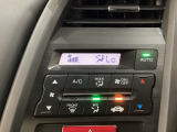 オートエアコンがついてますので、お好みの温度をセットするだけで風の強さや風量を自動で調整します。スイッチも簡単操作で快適に過ごせます。