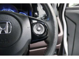 Hondaセンシングの機能のひとつ、アダプティブクルーズコントロール付!アクセルから足を離しても設定したスピードと前車との車間を保ち走行してくれます!車線維持もアシスト☆高速道路で疲労軽減ですね☆