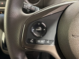 ステアリングにオーディオ操作スイッチが付いています。オーディオ画面に直接タッチしなくても操作が出来ますので、運転に集中できます。