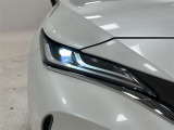 LEDヘッドライトとオートマチックハイビームで、夜間走行時の安心感が違います!
