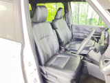運転席シート廻りは使用感も少なく、良好な状態となっています。丁寧に使われていたことがよくわかりますね。