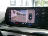 高画質の全周囲カメラが付いております。コーナーセンサーと併せてご利用いただくと駐車も楽々