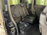 後席をはね上げれば、「もうひとつの荷室」が生まれます。