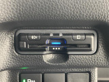 【ETC】有料道路を利用する際に料金所で停止することなく通過できる、ETC車載器(ノンストップ自動料金収受システム機器)が装備されています。セットアップを行うことで利用可能になります。