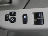 運転席のスイッチ類です。