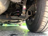 お車を安心してお乗りいただく為には、足回りの定期点検が欠かせません。サービスサポート(有償保証)では無料点検もご提供しており、安心のカーライフをお過ごしいただけるサポート体制が整っています。
