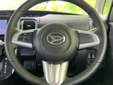 握りやすいステアリングで、快適な運転操作をサポート。操作性も高く、運転の楽しさを向上させます。