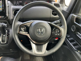 握りやすいステアリングは、運転操作をスムーズにします。快適なドライビングをサポートする、こだわりのデザインです。