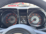 視認性の高いメーターで、運転に必要な情報を的確に把握できます。運転に集中できる、シンプルなデザイン。