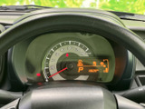 視認性の高いメーターで、運転に必要な情報を的確に把握できます。デジタル表示で、走行状況をより分かりやすく確認できる設計です。