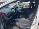 運転席からの視界は良好で、運転操作もスムーズに行えます。快適なドライビングをサポートする空間です。
