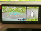 バックモニターで後方の状況をしっかり確認。狭い道や駐車場でも、安全かつスムーズな駐車をサポートします。運転に自信がない方にもおすすめです。