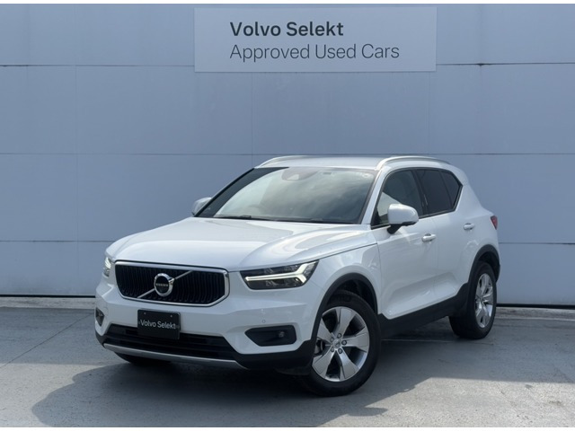 XC40 B4 AWD モメンタム 4WD 