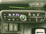 停車中にTVや映像コンテンツをお楽しみいただけます。家族や友人と一緒に、快適な時間を過ごせるでしょう。長距離移動のお供に最適です。