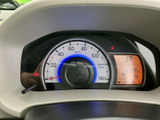 視認性の高いメーターで、速度や走行距離をひと目で確認できます。運転に必要な情報を的確に伝える、頼れる相棒です。