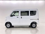 色は人気のシロです。