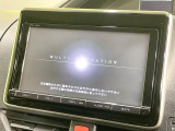 【純正9インチナビ】インテリアに溶け込むスタイリッシュな「専用設計」メーカーナビを装備♪視認性や操作性など基本性能にも優れ、より上質なカーライフをお楽しみいただけます。