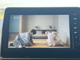 停車中にTV番組を楽しめる機能は、休憩時間のエンターテイメントに最適。移動中の待ち時間を有効活用できます。(※走行中の視聴はできません)。