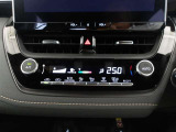 シンプルで操作性の良いフロアシフトです。オートエアコンです。車内を設定温度に保ち、快適空間をキープします。