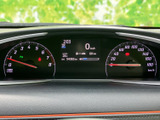 視認性の高いメーター類が、運転に必要な情報を的確に伝えます。運転状況を一目で確認できます。