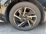 【タイヤ・ホイール】 純正16インチアルミホイール タイヤサイズ《185/60R16》になります。