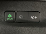 ★ECONスイッチ★ エコドライブを加速しよう!スイッチをONにすると、運転の仕方によるロスを抑え込み燃費をよくするようクルマが頑張ります(*^ー^*)燃費向上にチャレンジ♪