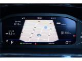 デジタルメータークラスターDigital Cockpit Pro。基本の速度計とタコメーターの表示に加え、ナビを大きく表示することもできます。画面の切り替えはステアリングホイールのボタンで簡単に操作できます。