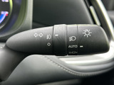 操作しやすいウインカーレバーで、安全な車線変更をサポート。直感的な操作感で、運転に集中できます。使いやすさを追求しました。