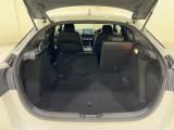 リアシートを倒せば広々荷室の出来上がり。アレンジ次第でさまざまな荷物が積み込めますよ。