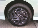 純正アルミホイ-ル付きです。タイヤサイズは、205/65R16です。