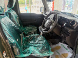 運転席・助手席シート廻りは使用感も少なく、良好な状態となっています。丁寧に使われていたことがよくわかりますね。