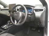 見通しの良いすっきりとした内装で、運転しやすい空間になっております。