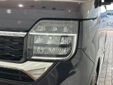LEDヘッドライトは、点灯の瞬間から最大光量を発揮し、突然暗くなるトンネルなどでの安定感を高めます。