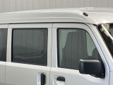 プラスチックバイザーがない分デザインもすっきり★洗車の時の窓拭きもラクラクです!