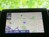 高精細な地図表示で、道に迷う心配を軽減。リアルタイム交通情報で、スムーズなルート案内を実現します。