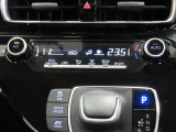 オートエアコンで快適な室内です。