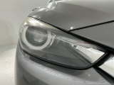 LEDヘッドライトは、点灯の瞬間から最大光量を発揮し、突然暗くなるトンネルなどでの安定感を高めます。