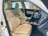運転席も広々としており運転しやすい環境を実現しています☆室内クリーニングも実施済みです。